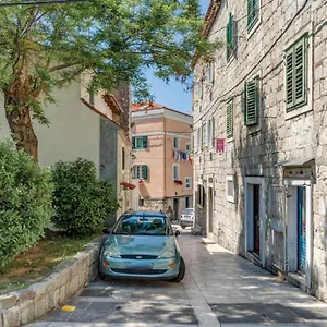 Apartment Under Constructiion, Split