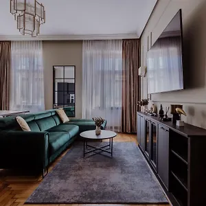https://top-location-wonderful-apartment-100scm.krakowhotelspoland.com